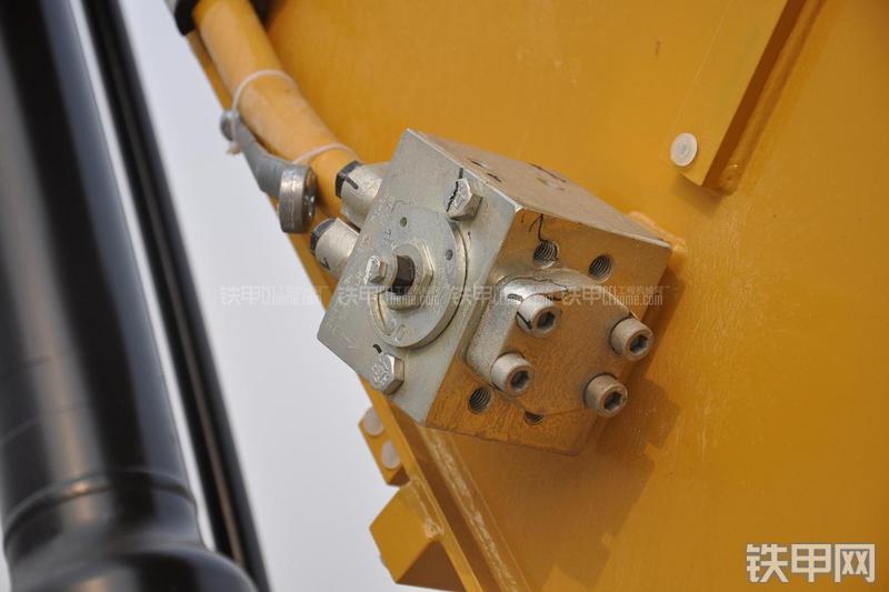 卡特彼勒M315D2挖掘机局部