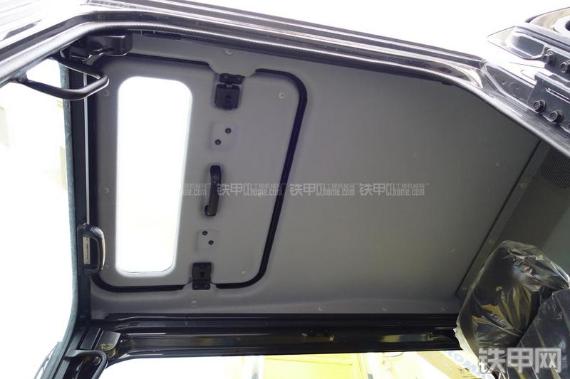 小松PC130-7挖掘机局部