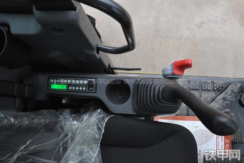 小松PC60-8B挖掘机局部