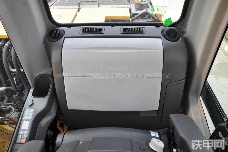 卡特彼勒M315D2挖掘机局部