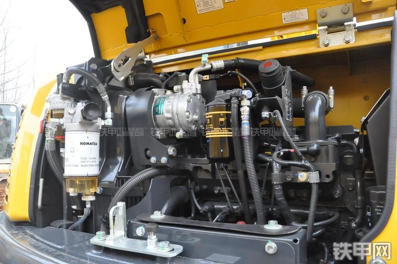 小松PC60-8B挖掘机局部