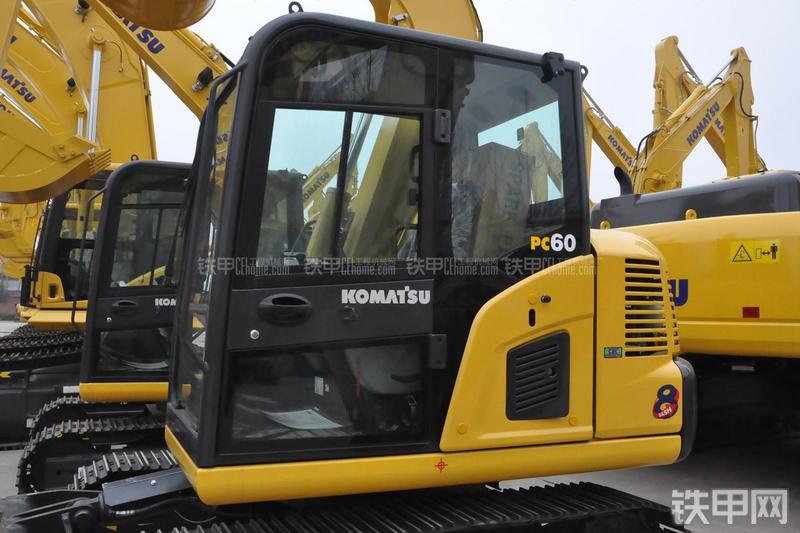 小松PC60-8B挖掘机整机外观