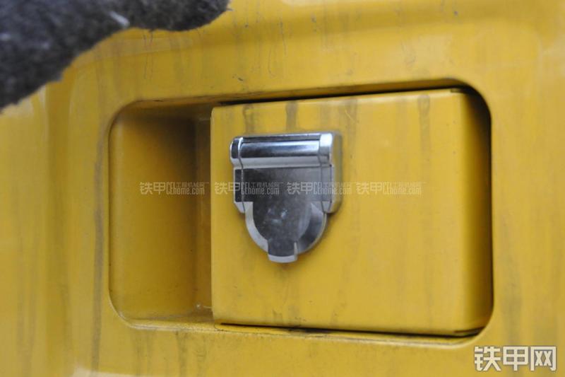 小松PC110-7挖掘机局部