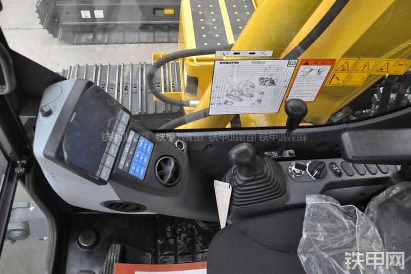 小松PC60-8B挖掘机局部