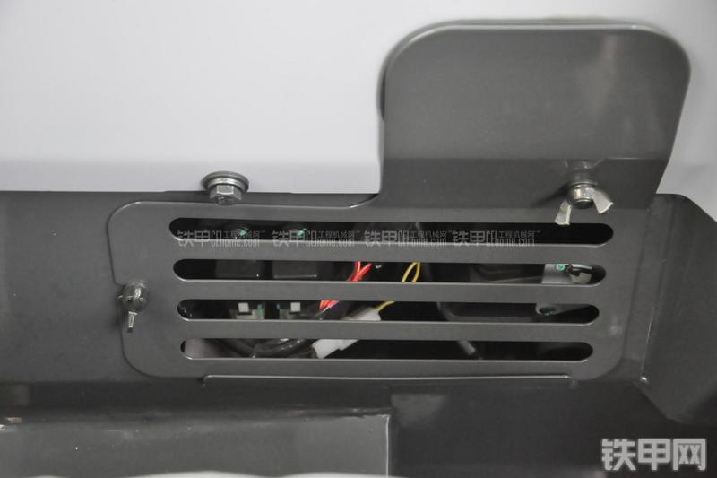 小松PC60-8B挖掘机局部