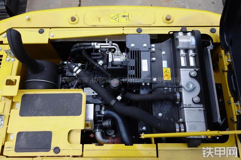 小松PC130-7挖掘机局部