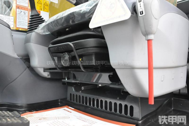 小松PC110-7挖掘机局部