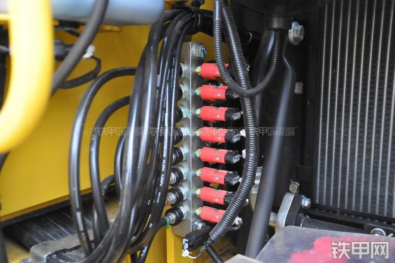 小松PC110-7挖掘机局部