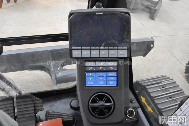 小松PC60-8B挖掘机局部