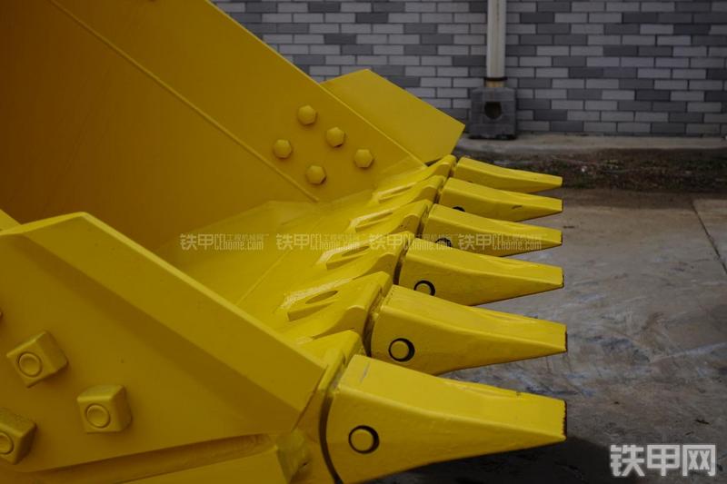 小松PC300-7挖掘机局部