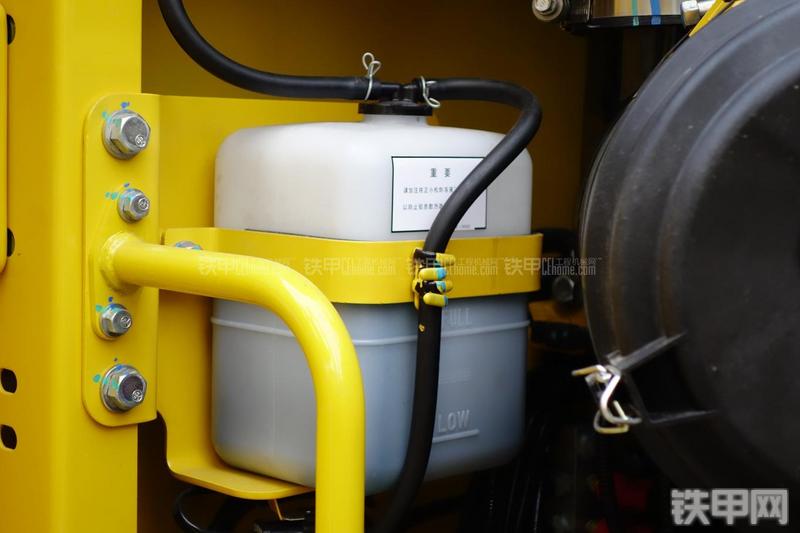 小松PC130-7挖掘机局部