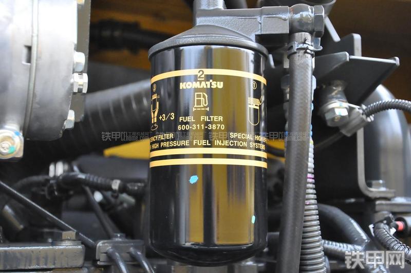 小松PC60-8B挖掘机局部