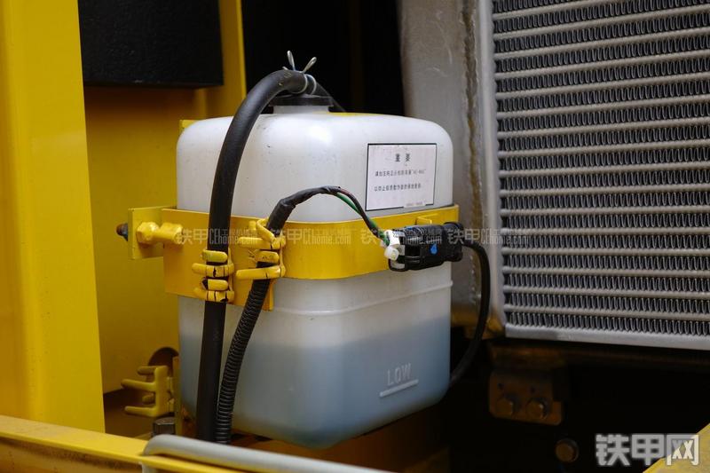 小松PC300-7挖掘机局部