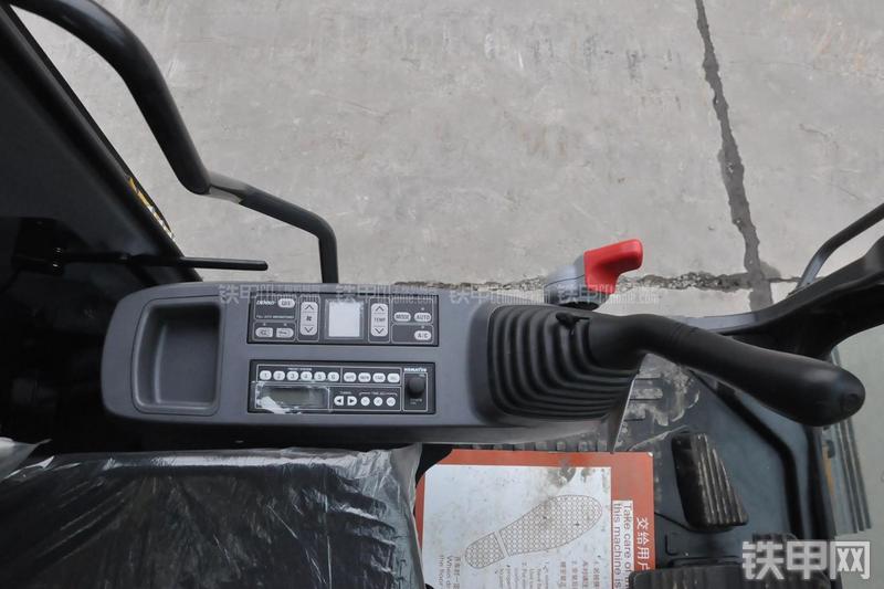 小松PC110-7挖掘机局部