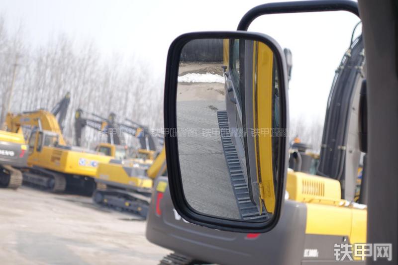 徐工XE265C挖掘机局部