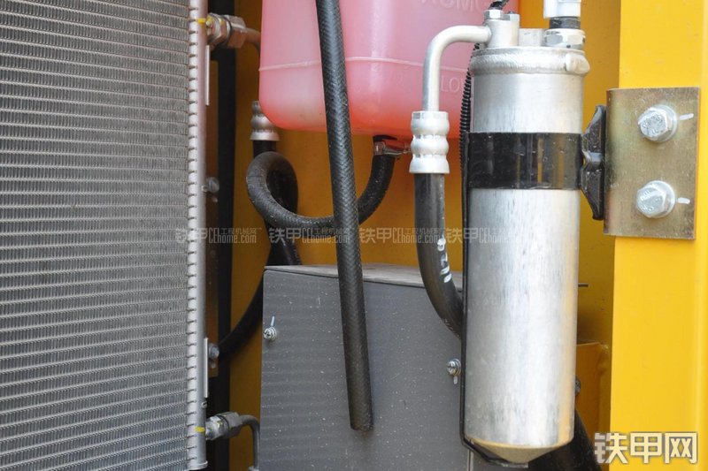 徐工XE135B挖掘机局部