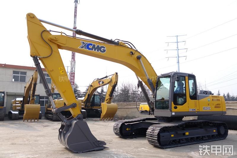 徐工XE265C挖掘机整机外观