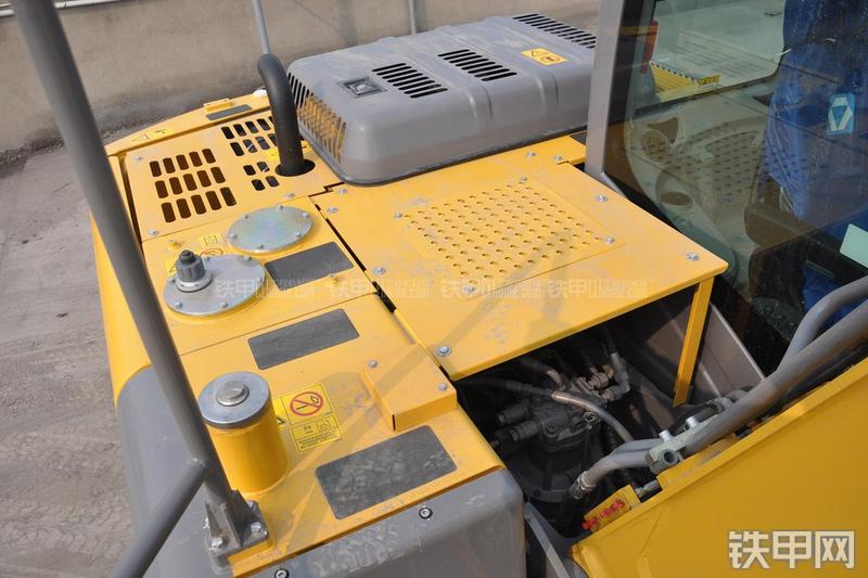 徐工XE135B挖掘机局部