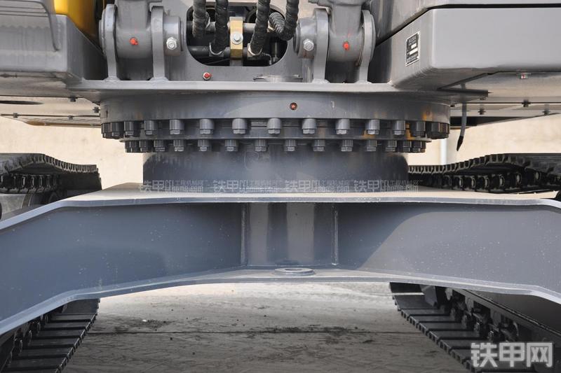 徐工XE135B挖掘机局部