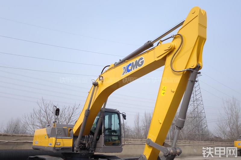 徐工XE265C挖掘机局部