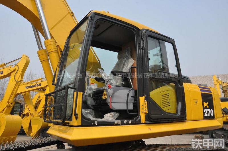 小松PC270-7挖掘机局部