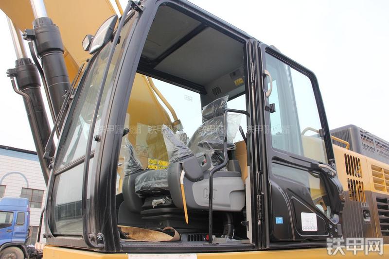 卡特彼勒349D液压挖掘机局部