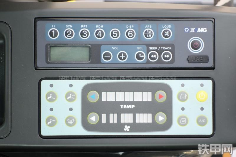 徐工XE265C挖掘机局部