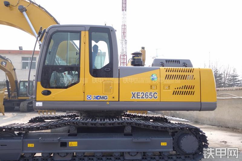 徐工XE265C挖掘机局部
