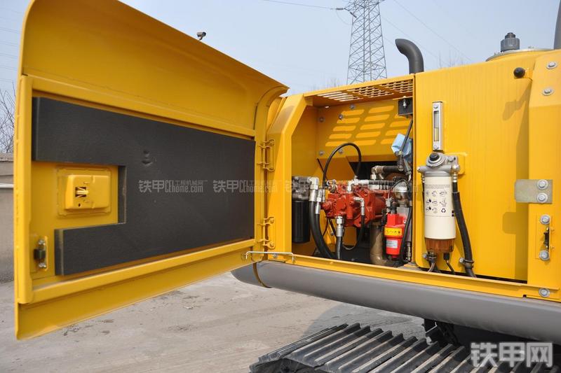 徐工XE135B挖掘机局部