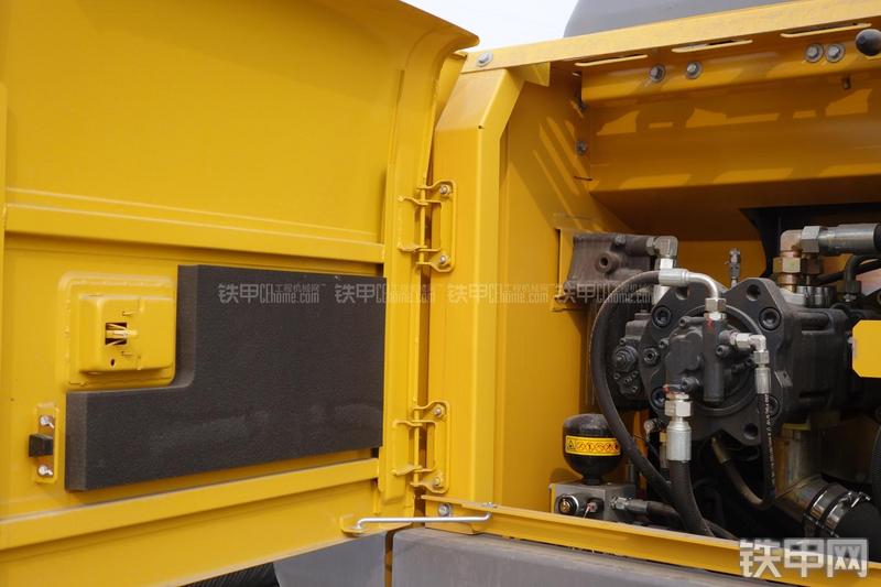 徐工XE215CA挖掘机局部