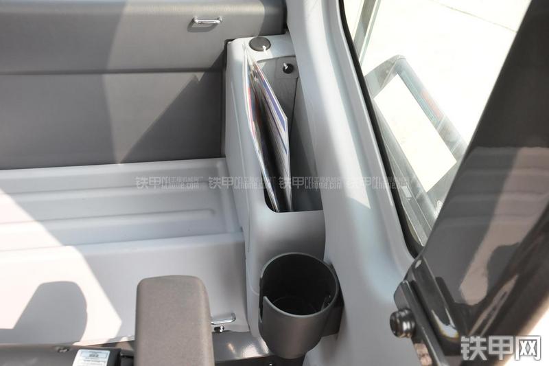 小松PC270-7挖掘机局部