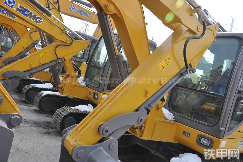 徐工XE60CA挖掘机局部