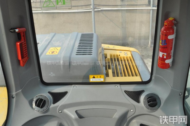 徐工XE135B挖掘机局部