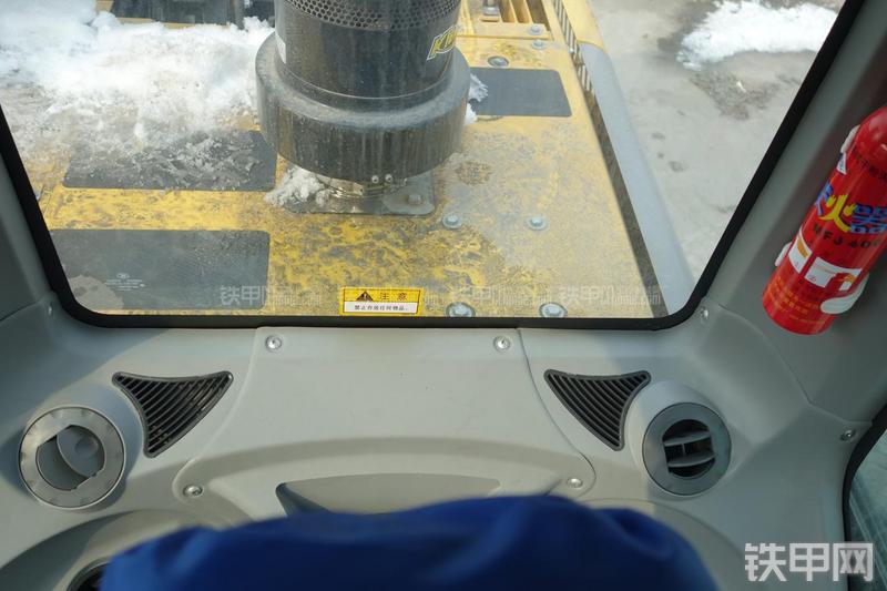 徐工XE215CA挖掘机局部