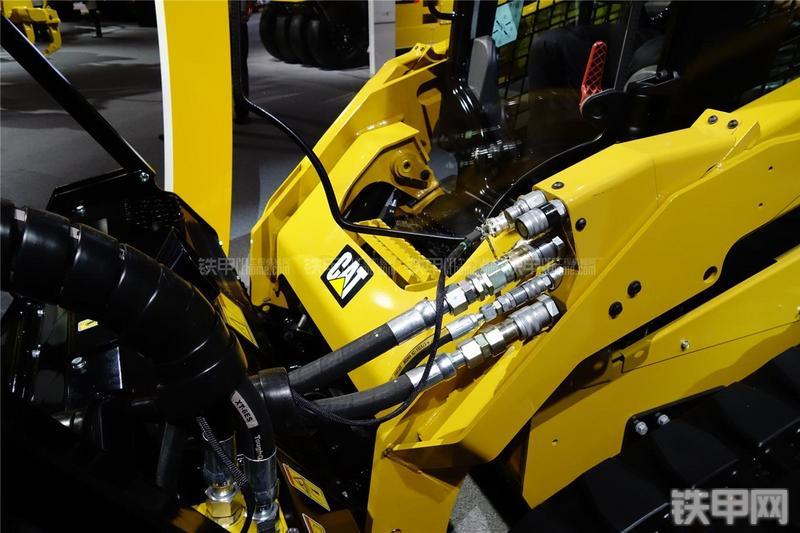 卡特彼勒299D-XHP滑移装载机局部