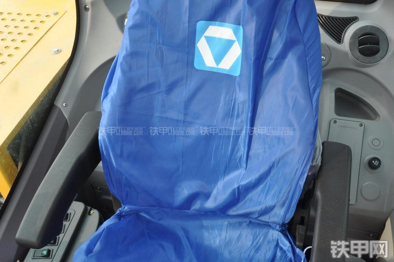 徐工XE135B挖掘机局部