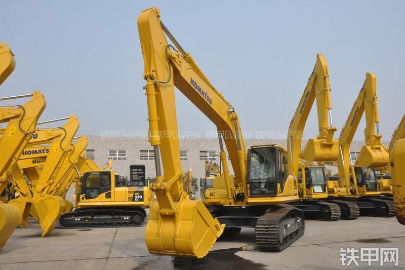 小松PC270-7挖掘机整机外观