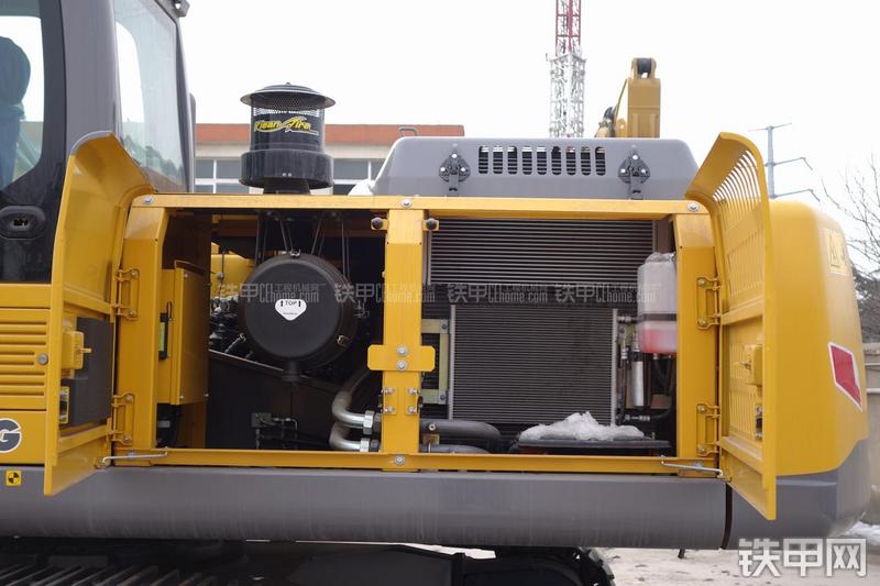 徐工XE215CA挖掘机局部