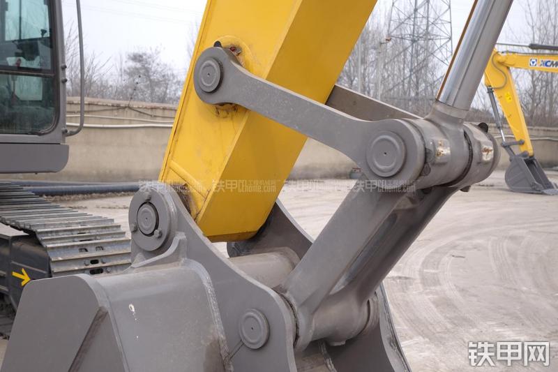 徐工XE215CA挖掘机局部