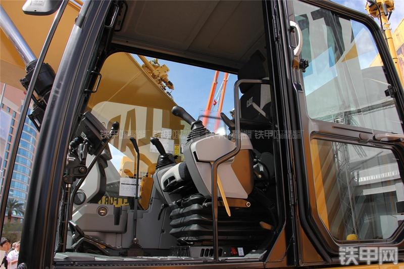 卡特彼勒335FLCR挖掘机局部