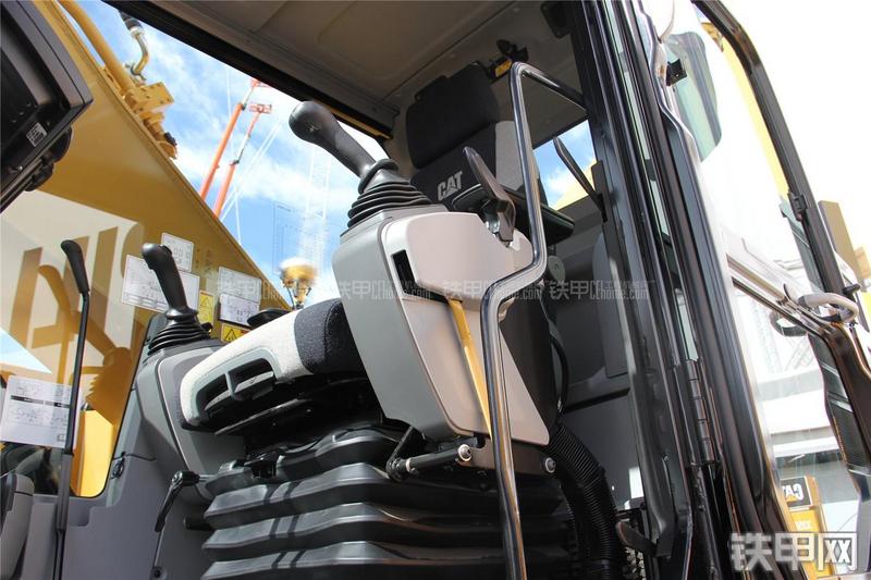 卡特彼勒335FLCR挖掘机局部