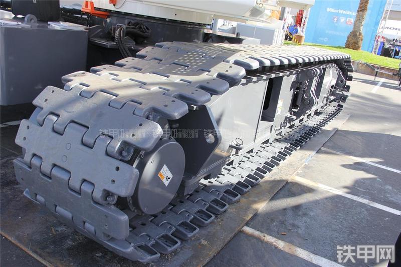 中联重科ZCC1100H起重机局部