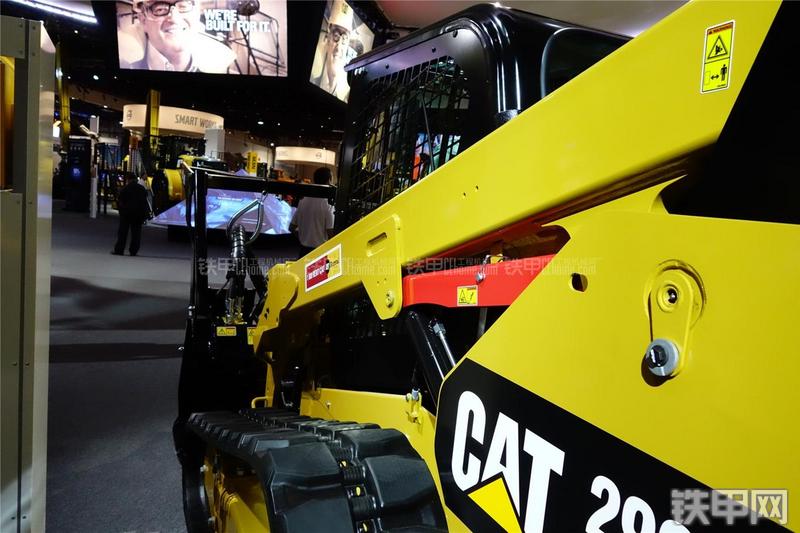 卡特彼勒299D-XHP滑移装载机局部