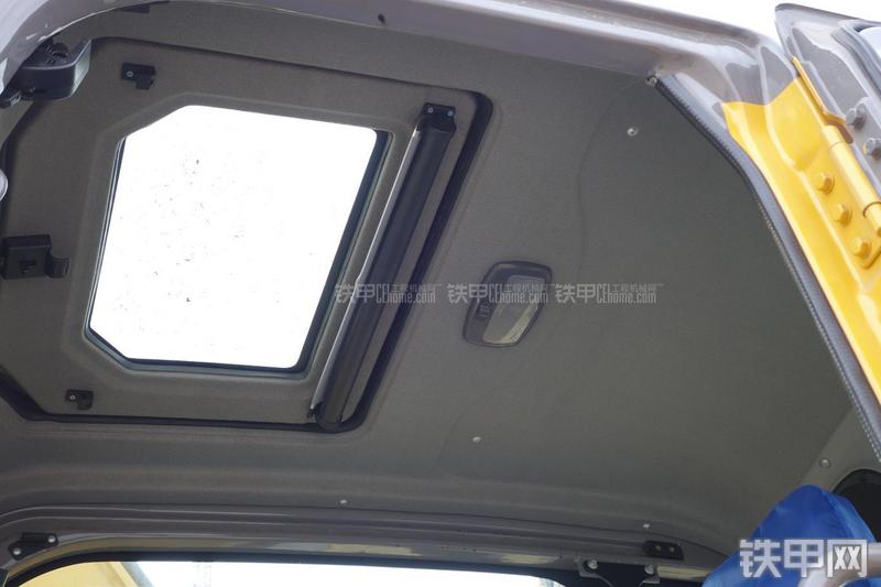 徐工XE215CA挖掘机局部