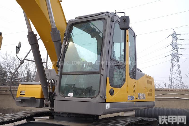 徐工XE215CA挖掘机局部