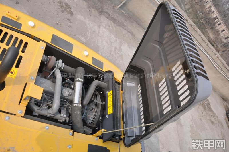 徐工XE135B挖掘机局部