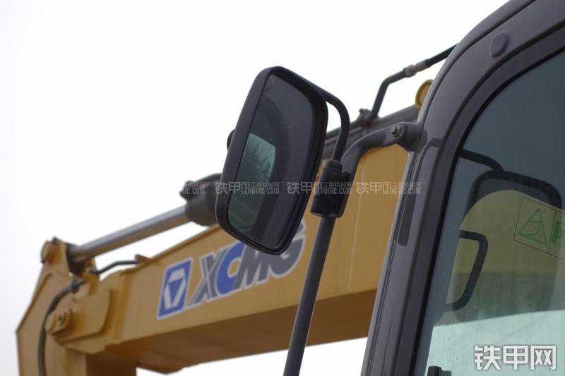 徐工XE215CA挖掘机局部