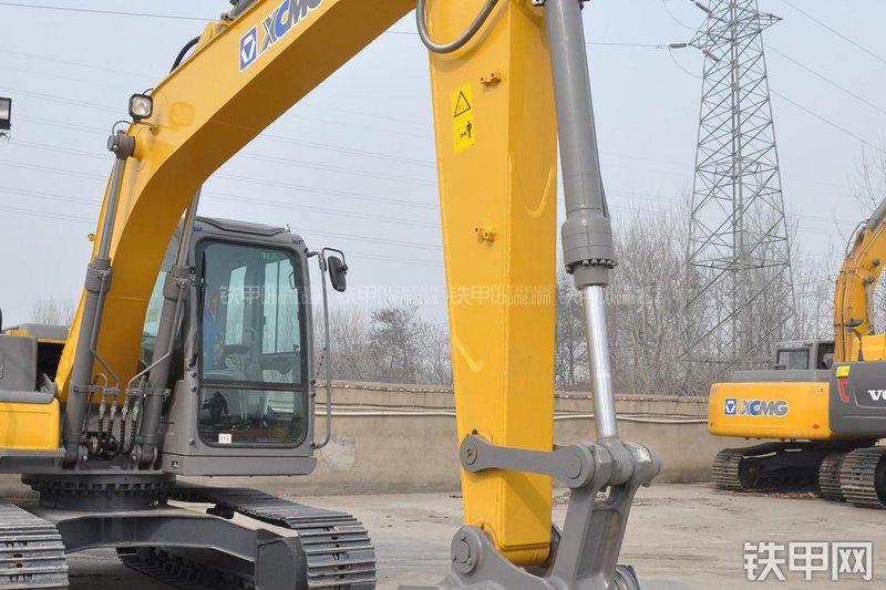 徐工XE135B挖掘机局部
