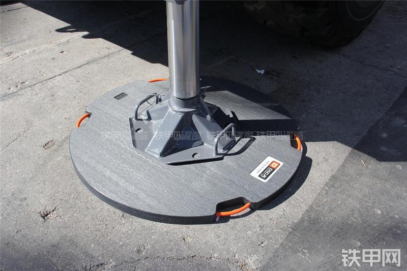 中联重科RT110起重机局部