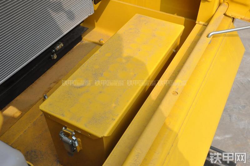 小松PC270-7挖掘机局部